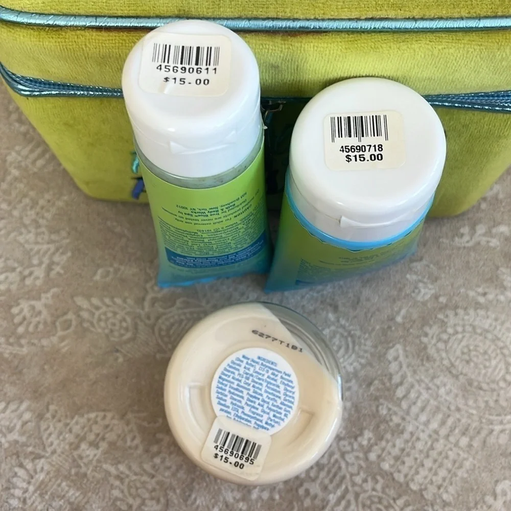 VINTAGE Bath & Body Works True Blue Spa Footcare Set Soothing Socklets Zip Case